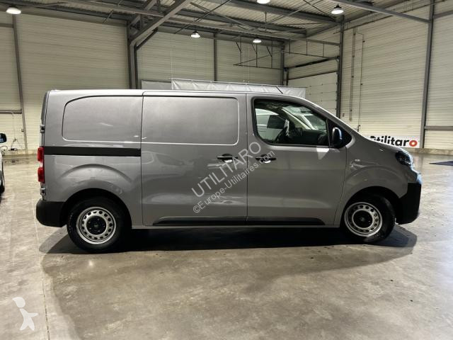 Véhicule utilitaire  FOURGON M 2.2 DIESEL 150...