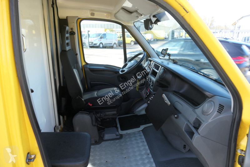 Véhicule utilitaire Iveco Daily 35 S11 C30C...