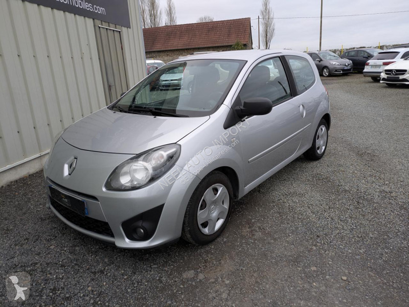 عربة نفعية Renault TWINGO II 1.2I 75CH 3P