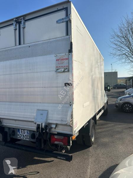 Véhicule utilitaire Iveco 35C18 HiMatic