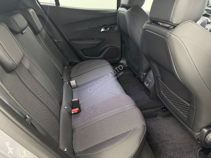 Véhicule utilitaire Peugeot 1.2 Hybrid 145 GT...