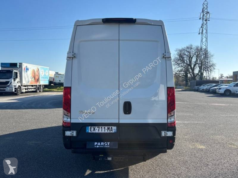 عربة نفعية Iveco