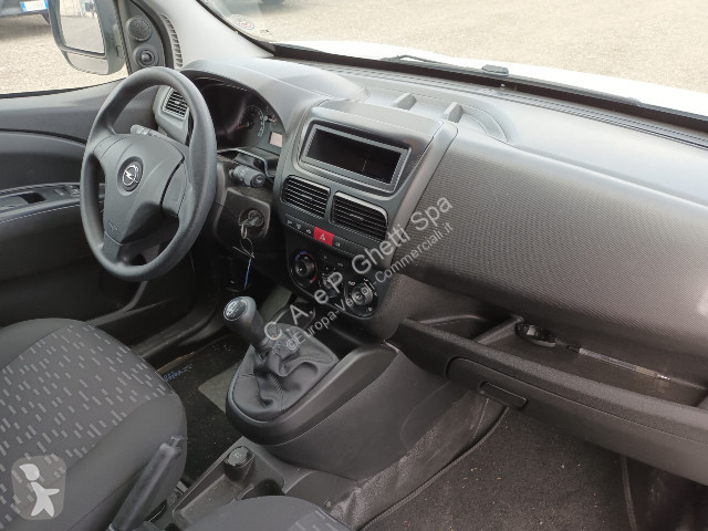 عربة نفعية Opel Mod. Vers.