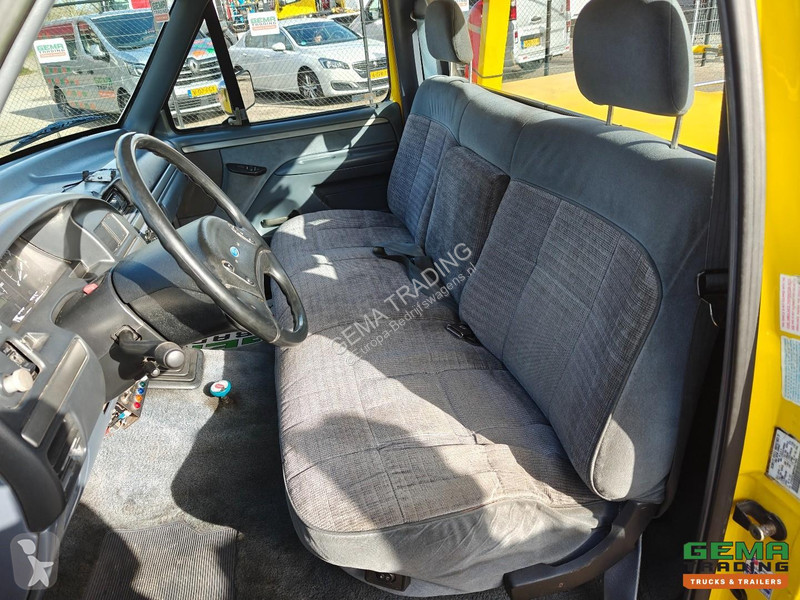 عربة نفعية Ford XLT 4x2 Century FI-7789-093T...