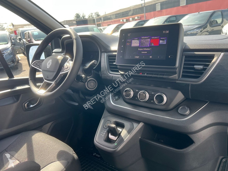 Véhicule utilitaire Renault TRAFIC III FG NEUF:...