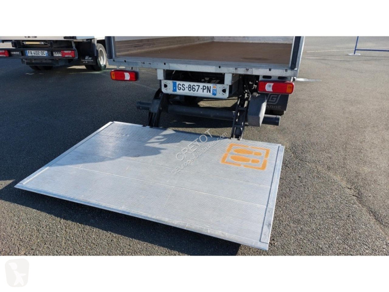 Véhicule utilitaire Iveco DAILY 35C16 3L