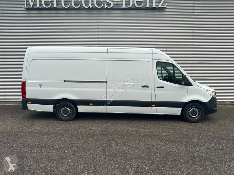 عربة نفعية Mercedes III 317 RWD
