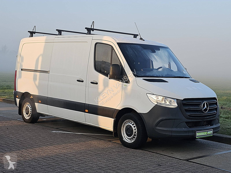 Furgoneta Mercedes 211 L2H1 Euro6 Mbux AC!