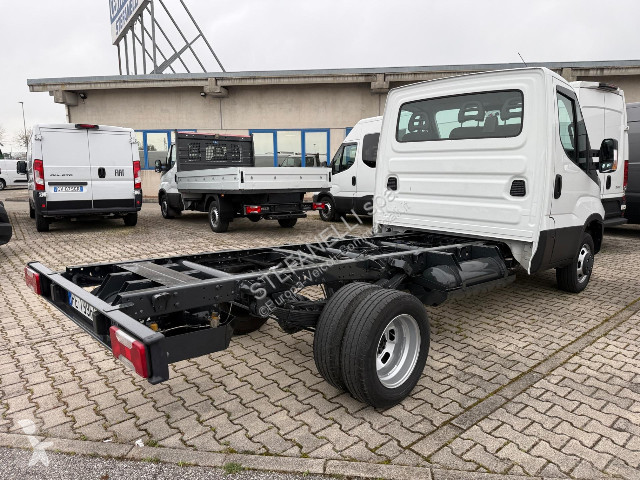 Véhicule utilitaire Iveco DAILY 35C14N A TELAIO
