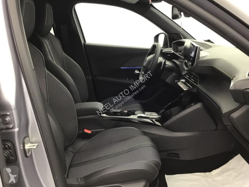 Peugeot 2008 1.2i Hybrid 136CH  BV e-DCS6 GT...
