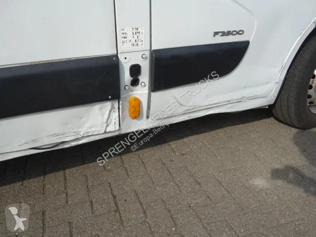 Samochód dostawczy Renault france elevateur...