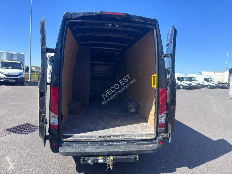 Véhicule utilitaire Iveco 35S Fg 35S16 160cv...