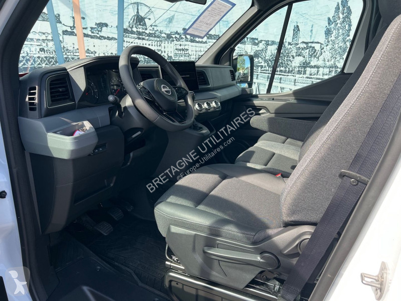Samochód dostawczy Nissan INTERSTAR CCB HF...