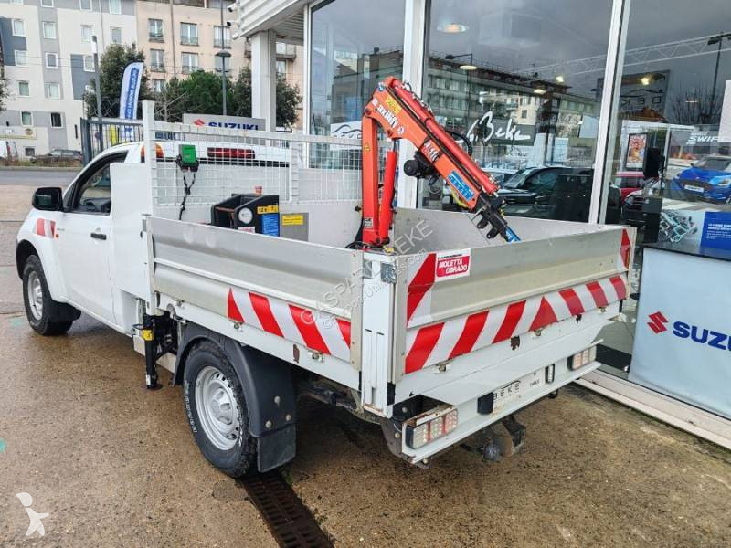 Samochód dostawczy Isuzu