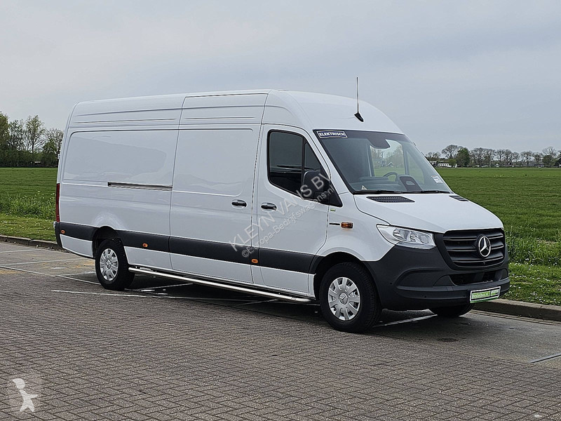 عربة نفعية Mercedes 320 300Km WLTP 81kWh