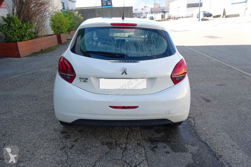 عربة نفعية Peugeot STE 1,2 VTI 82