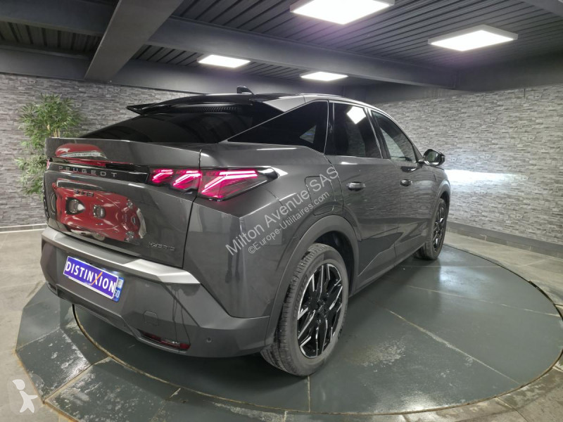 عربة نفعية Peugeot 3008 1.2i Hybrid -136 - BV...