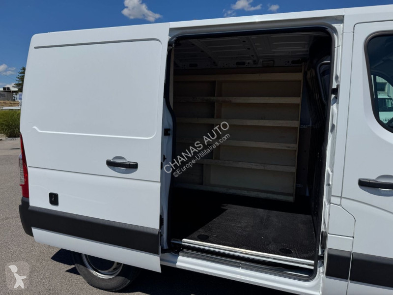 Véhicule utilitaire Renault F3300 L1H1 2.3 BLUE...
