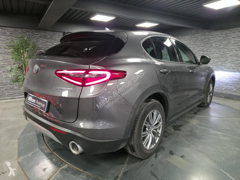 Samochód dostawczy Alfa-Roméo STELVIO 2.2 D -...