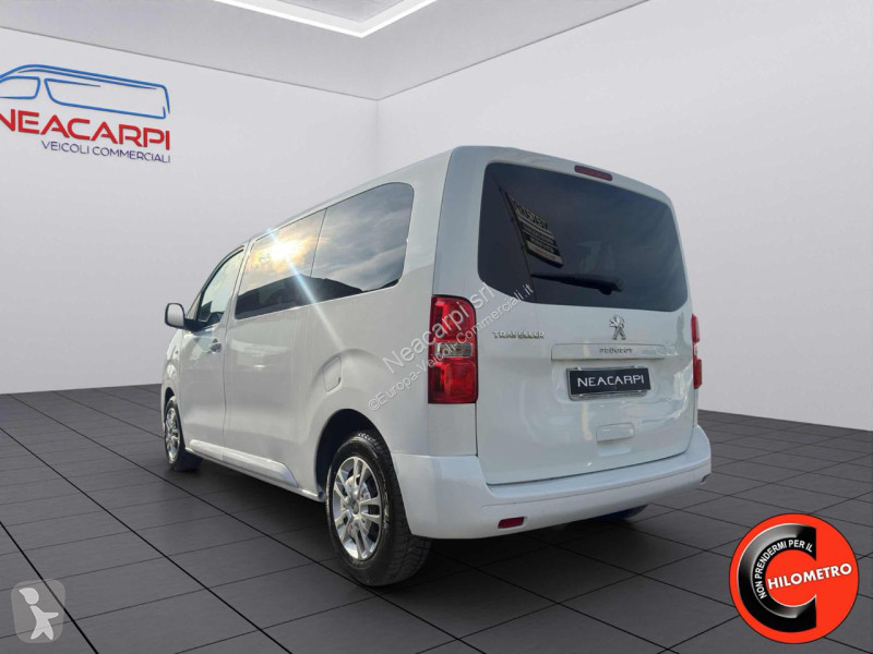 عربة نفعية Peugeot Traveller