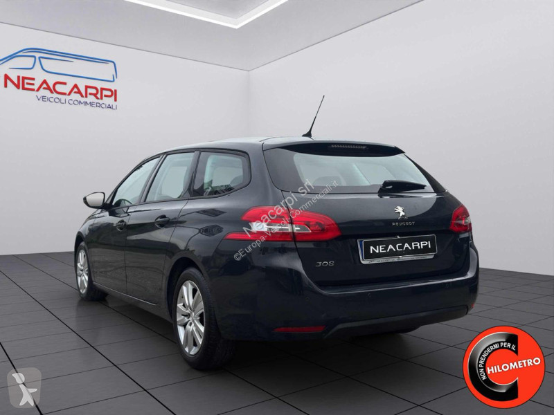 عربة نفعية Peugeot
