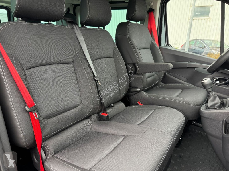 عربة نفعية Renault L2 Blue dCi 150 RED EDITION...