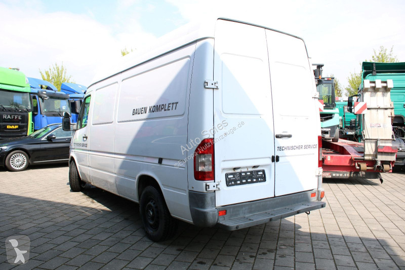 Samochód dostawczy Mercedes 211 CDI...