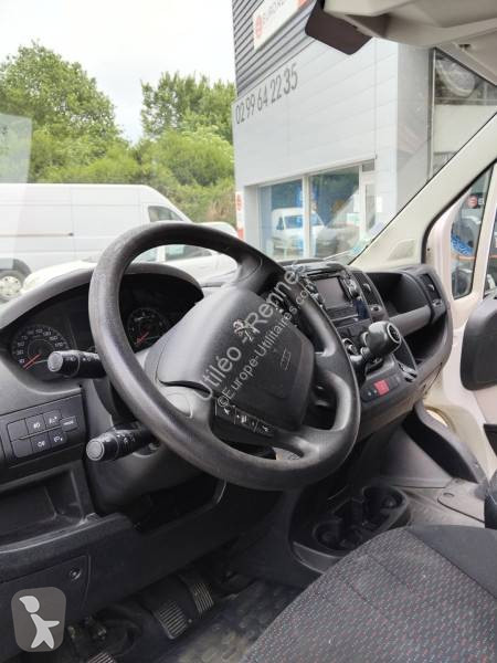 عربة نفعية Peugeot