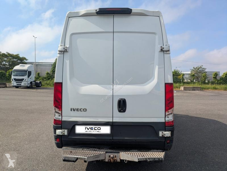 Véhicule utilitaire Iveco 35S Fg 35S13V12