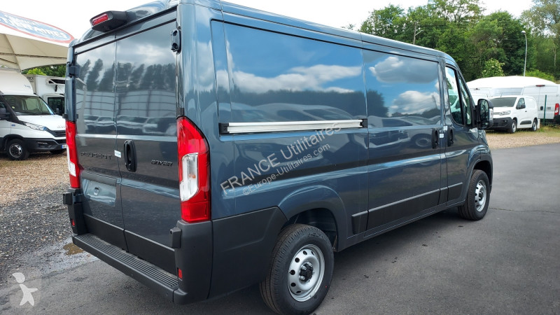 Véhicule utilitaire Peugeot BOXER FG GRIS FER...
