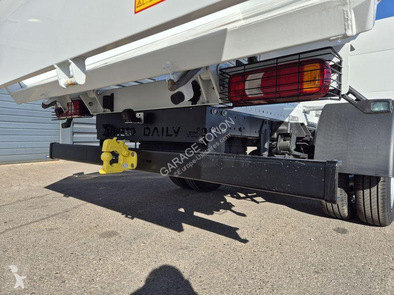 Furgoneta Iveco 35-180 BENNE + COFFRE