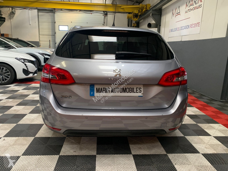 عربة نفعية Peugeot