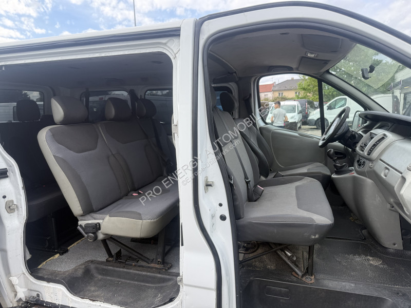 Véhicule utilitaire Renault TRAFIC II PASSENGER...