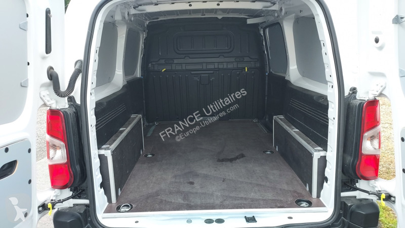 عربة نفعية Citroën BERLINGO VAN 3 PLACES XL...