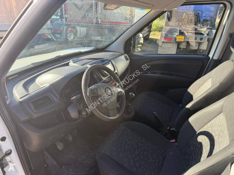 عربة نفعية Opel