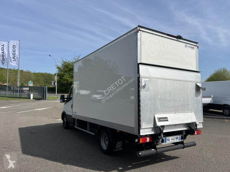 Samochód dostawczy Iveco DAILY 35C16 3L Caisse...