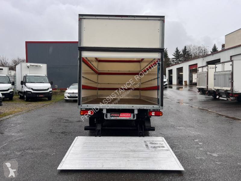 عربة نفعية Iveco