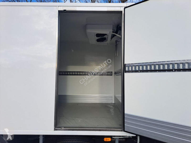 Véhicule utilitaire Iveco 35C18 A8 180CV 3L...