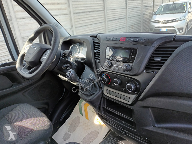 Samochód dostawczy Iveco Daily 35C14