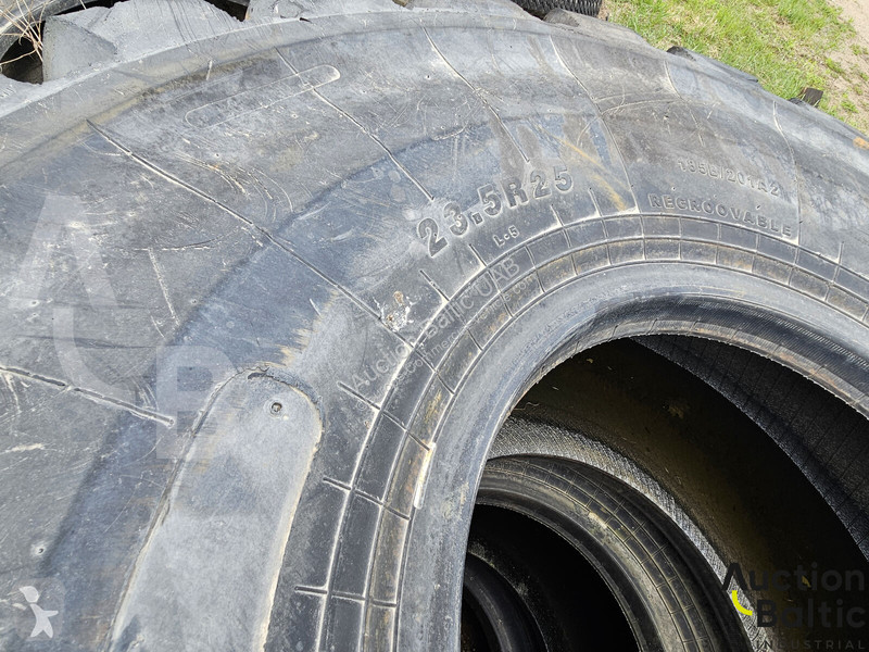 Furgoneta  tires