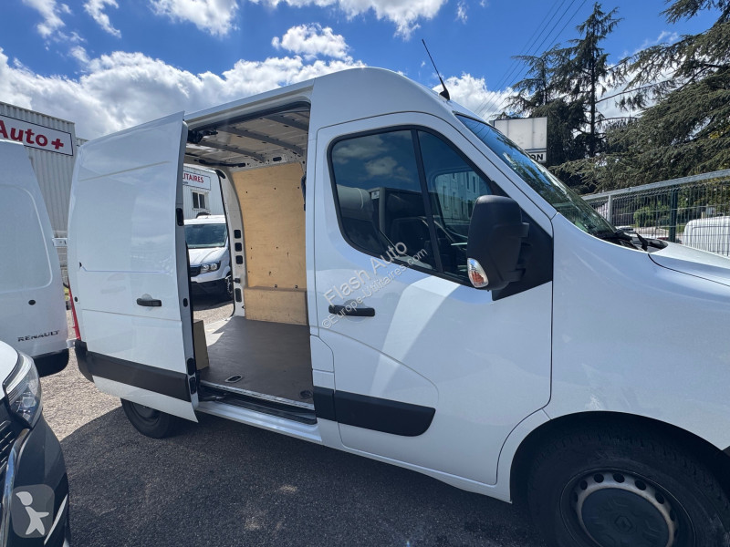 Véhicule utilitaire Renault MASTER III  L1H2...