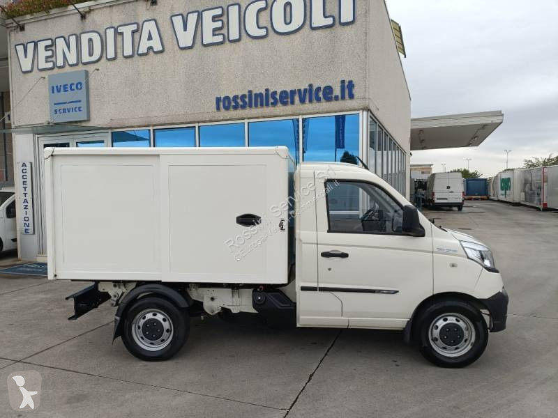Samochód dostawczy Piaggio