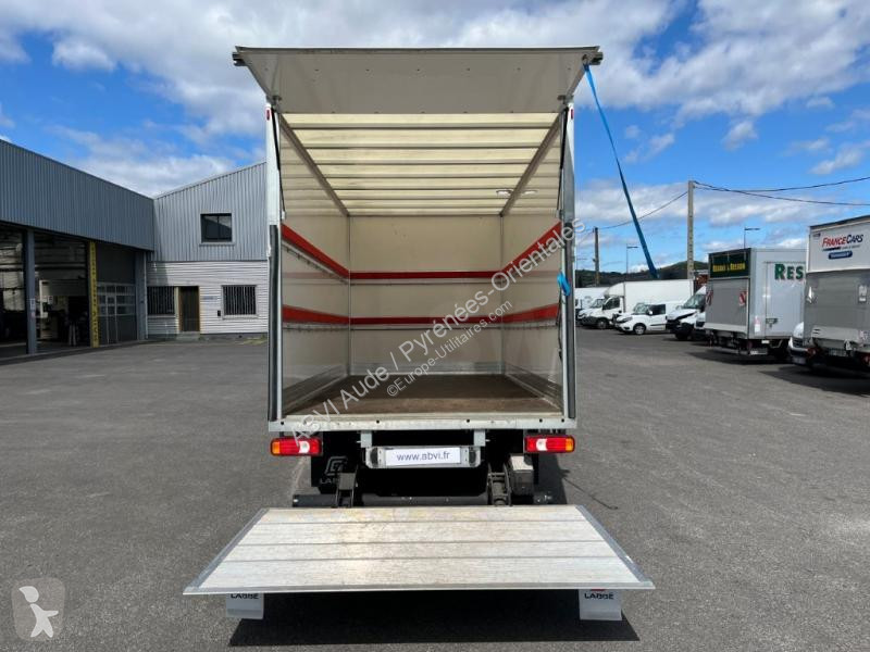 عربة نفعية Iveco 35C16H 3.0 DAILY CAISSE LABBE...