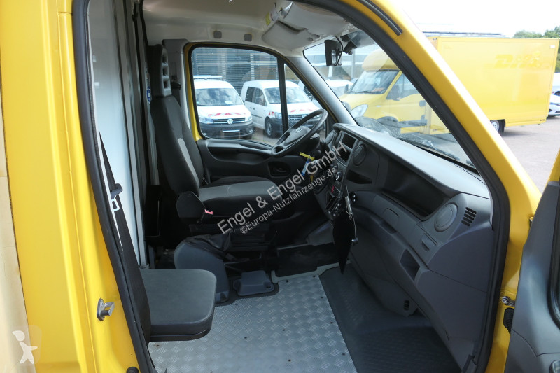 Véhicule utilitaire Iveco Daily 35 S11 C30C...