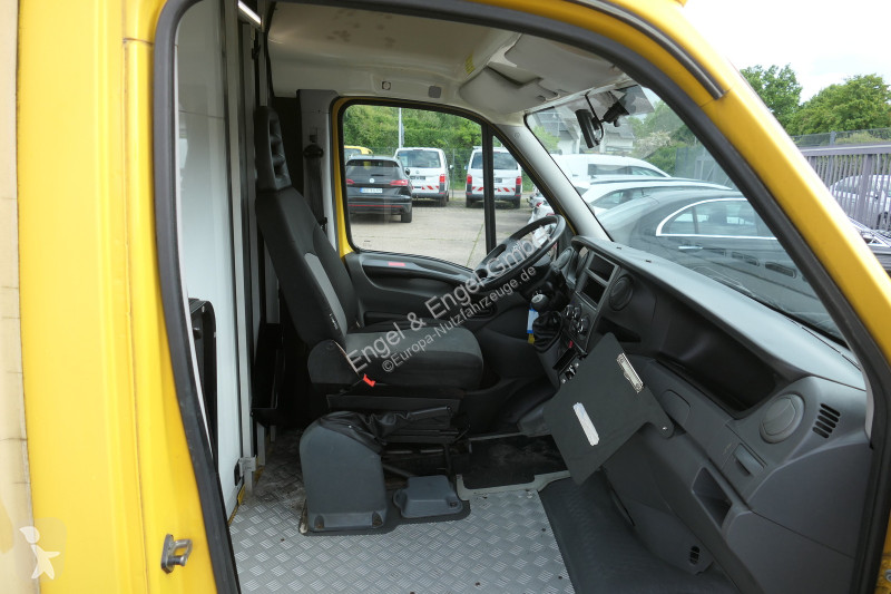 Лекотоварен автомобил Iveco Daily 35 S11 C30C...