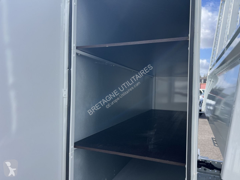 عربة نفعية Nissan INTERSTAR CCB BENNE + COFFRE...
