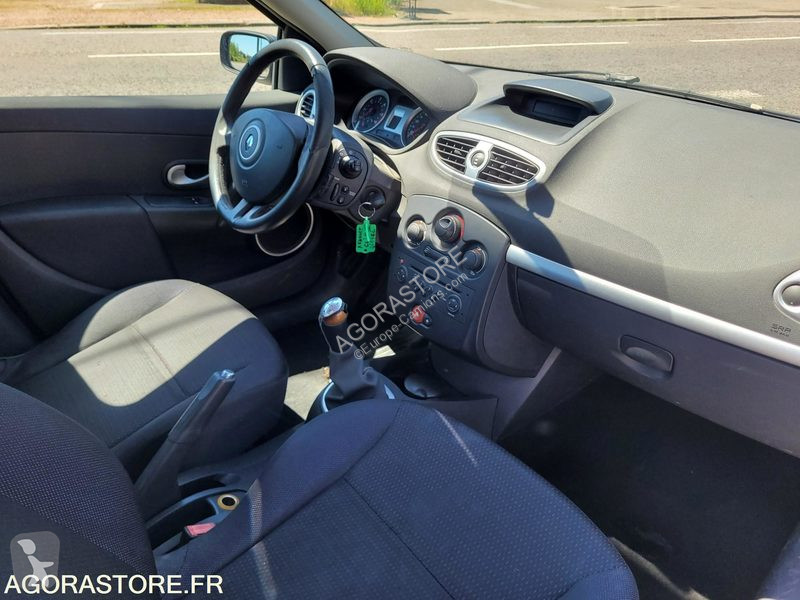 عربة نفعية Renault CLIO