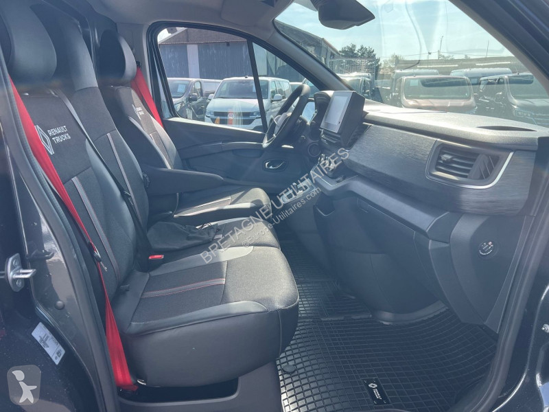 Véhicule utilitaire Renault TRAFIC III FG NEUF:...