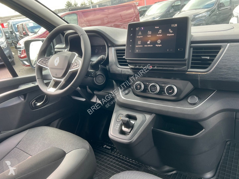 Véhicule utilitaire Renault TRAFIC III FG NEUF:...