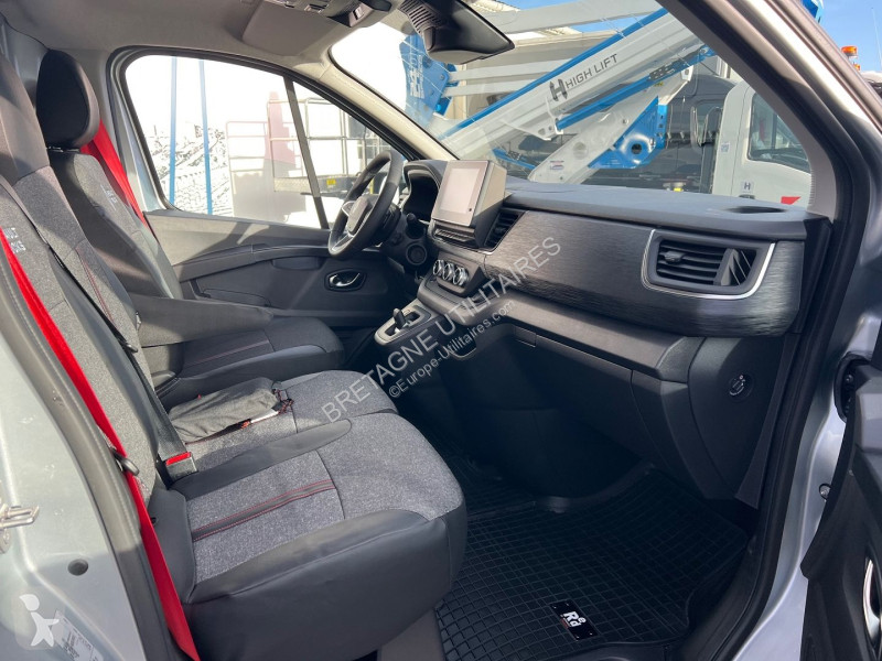 Véhicule utilitaire Renault TRAFIC III FG NEUF:...